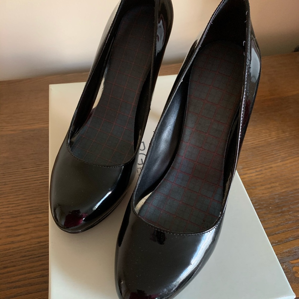 BCBG Black Patent Heels - Picture 7 of 7